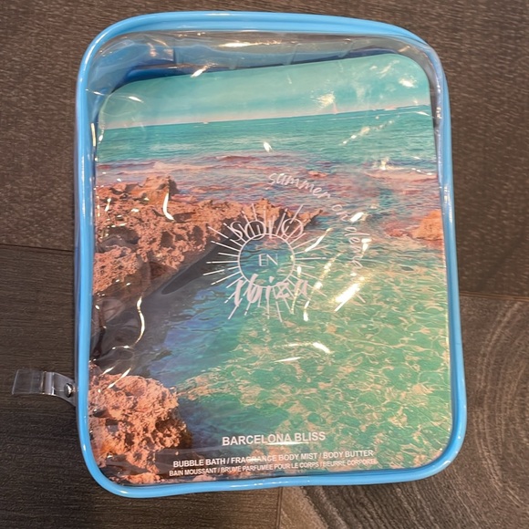 Solo En Ibiza Barcelona Bliss Travel Set - Mist, Body Butter and Bubble Bath - Picture 2 of 2